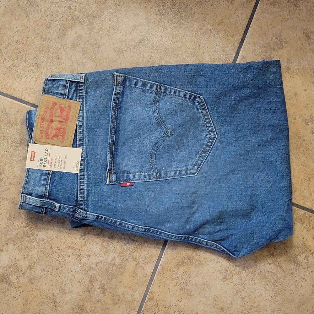 Mens Levi's 505 Regular Jeans. Lots of Sizes Available.
